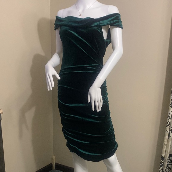 SHEIN Strapless Velvet Dress in Deep Green medium 829 - Picture 1 of 5